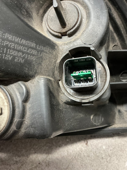 2010 Hyundai Tucson- Left Headlight- (TAG14554)