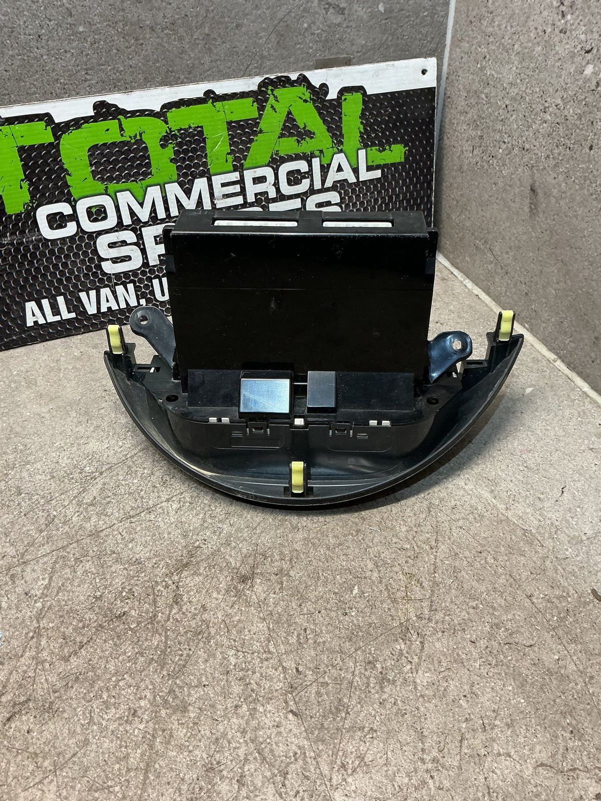 2004 Toyota Estima ACR30- Heater Controls- (TAG16119)