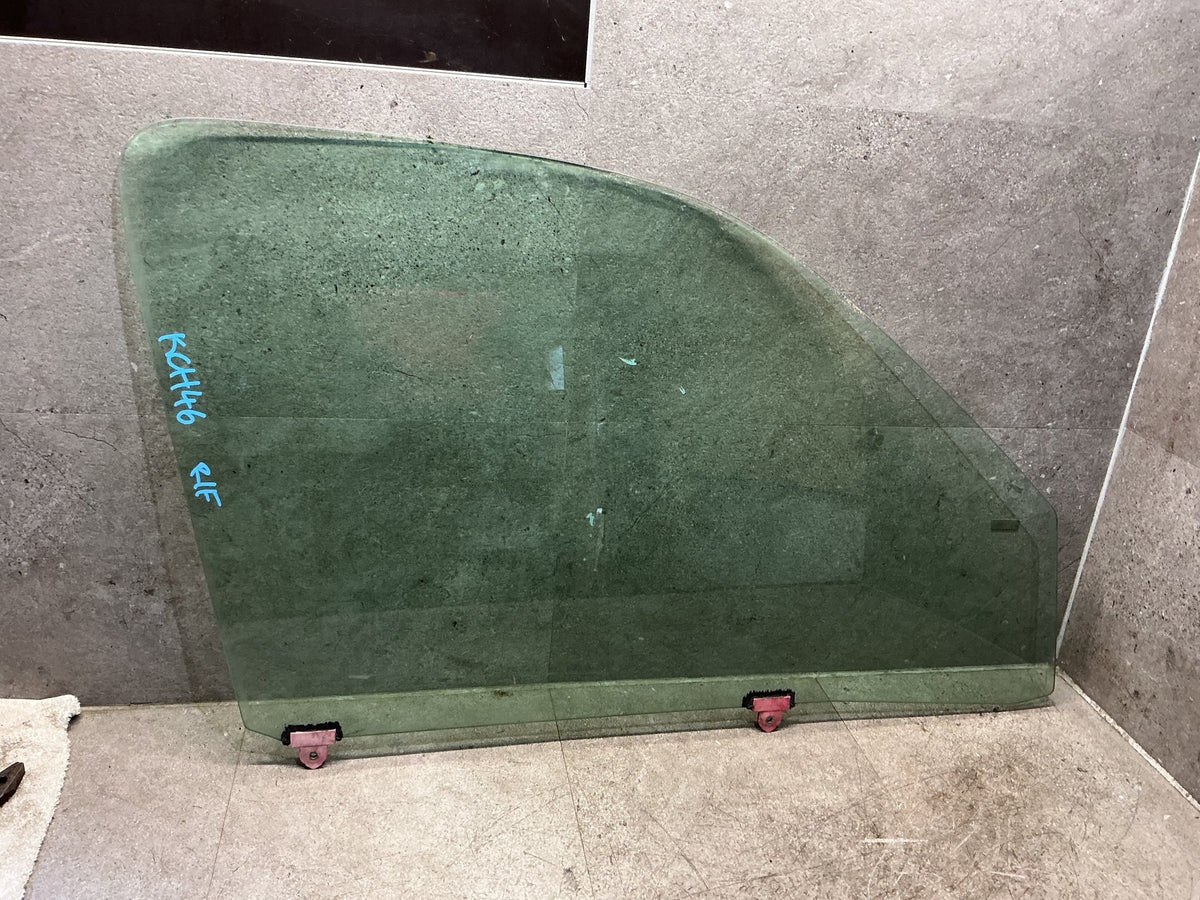 1990-2002 Toyota Regius KCH46 - Right Front Door Glass - (TAG19049)