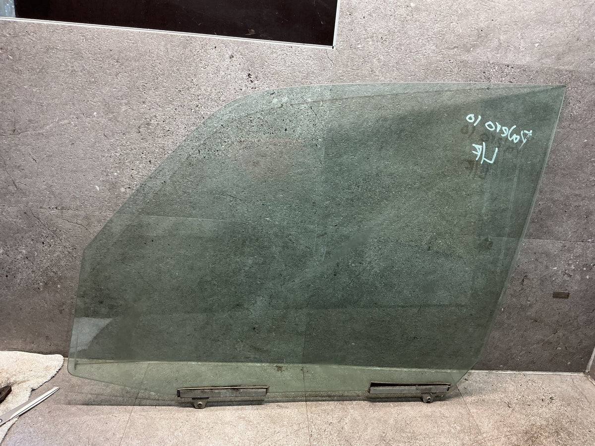 2000-2003 Mitsubishi Pajero IO - Left Front Door Glass - (TAG18977)