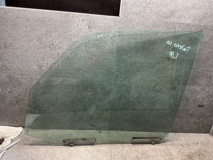 2000-2003 Mitsubishi Pajero IO - Left Front Door Glass - (TAG18977)