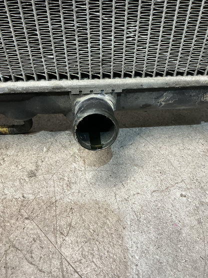 2002 Mitsubishi Pajero- Radiator- (TAG16792)