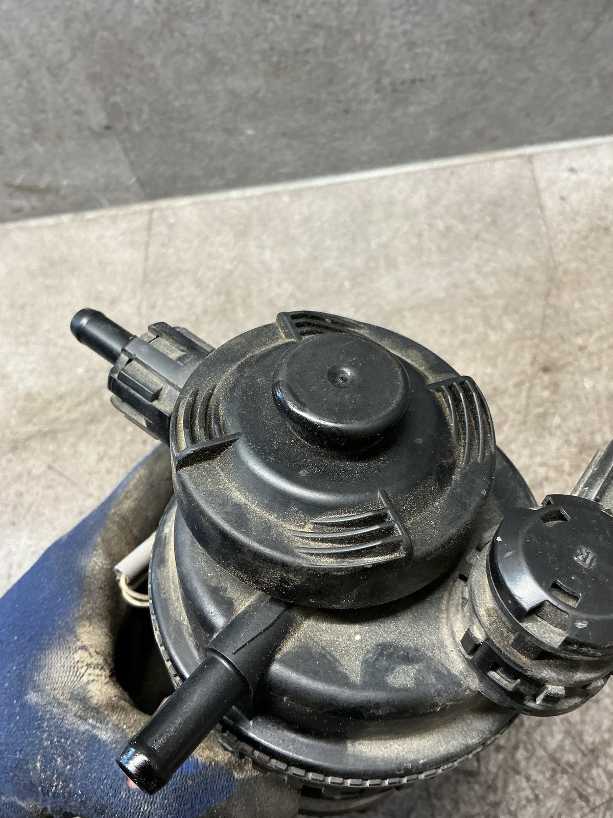 2006 Toyota Hilux - Fuel Filter Primer Pump - (TAG17783)