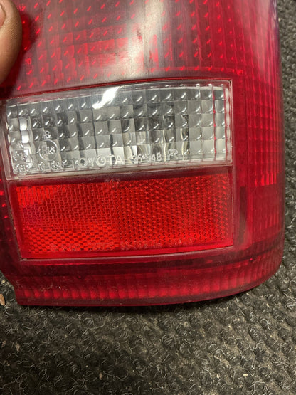 1989-1995 Toyota Hilux VZN130- Right Taillight- (TAG9876)