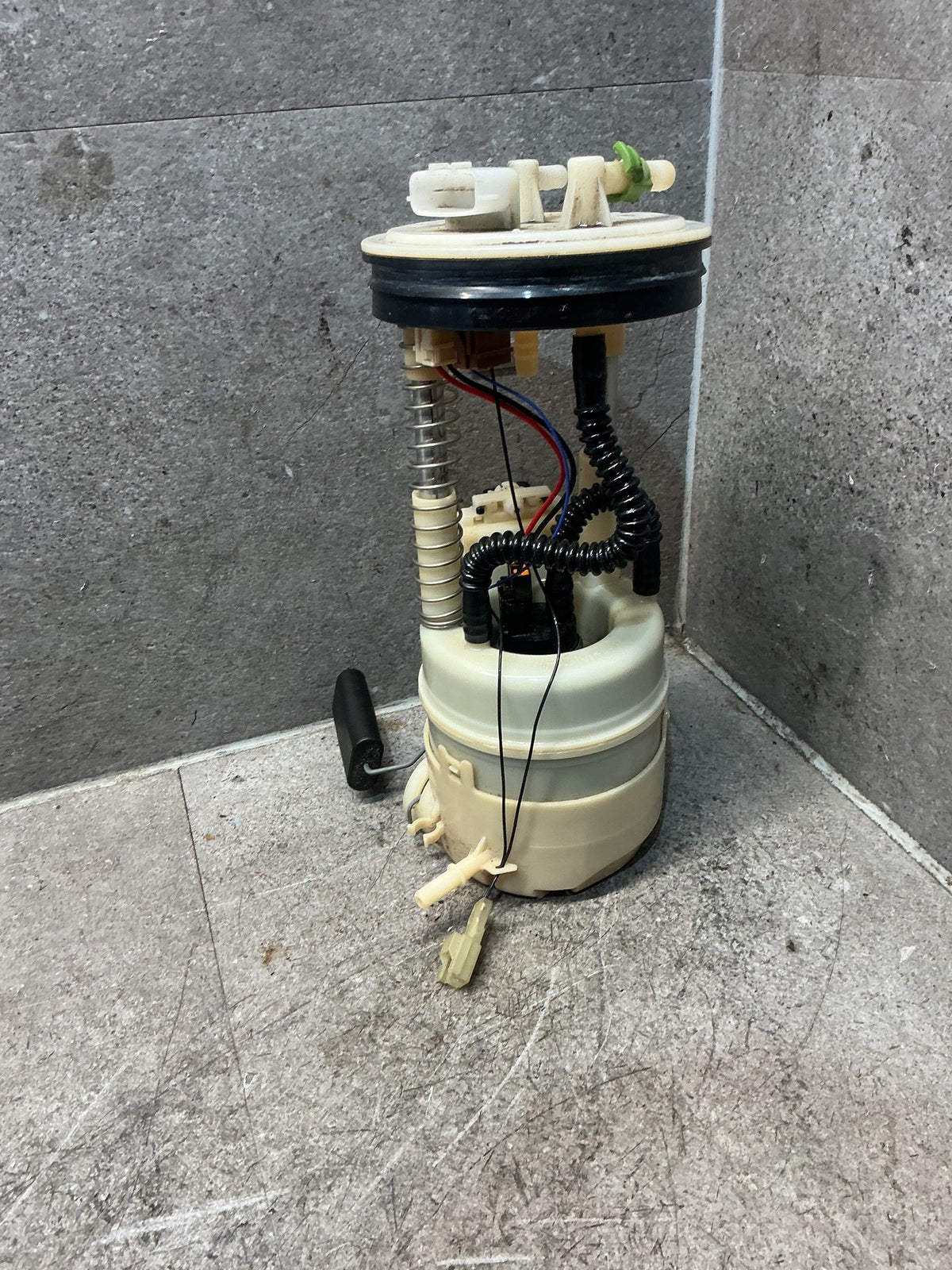 2007-2013 Nissan X-Trail T31 TNT31 - Fuel Pump - (TAG19433)