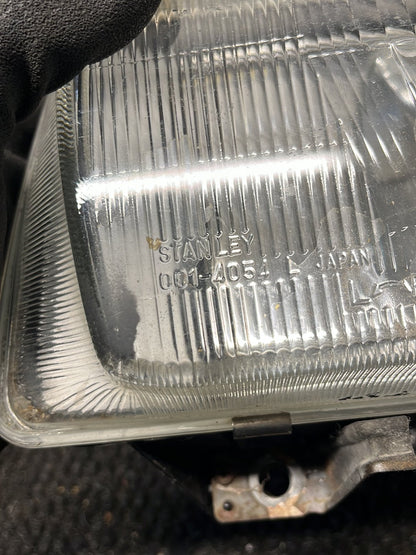 1984-1986 Ford Econovan- Left Headlight- (TAG9380)