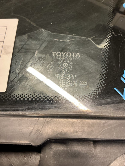 1998 Toyota Estima TCR10 - Left Front Quarter Door Glass - (TAG18632)