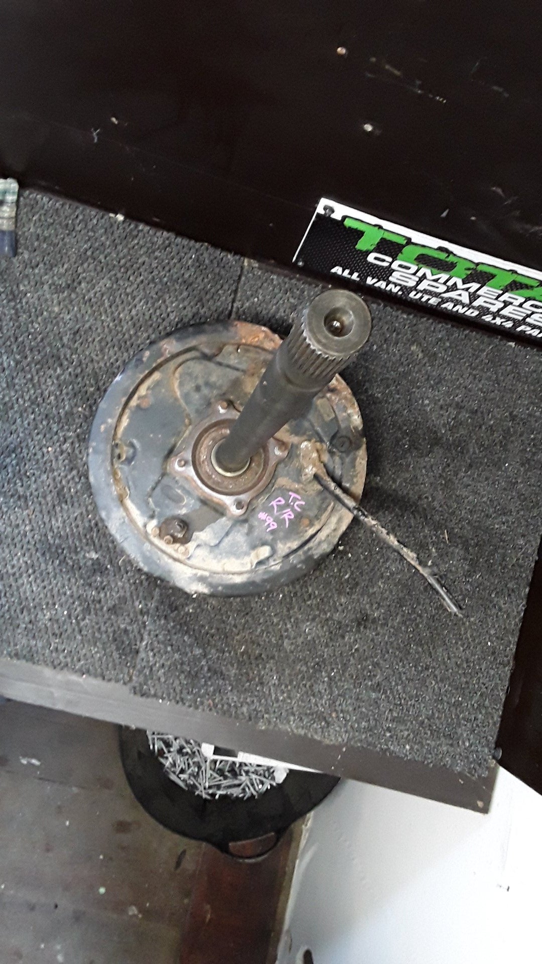 1989-1995 Toyota Hilux II N130 VZN130- Right Rear Drive Axle- (TAG6390)
