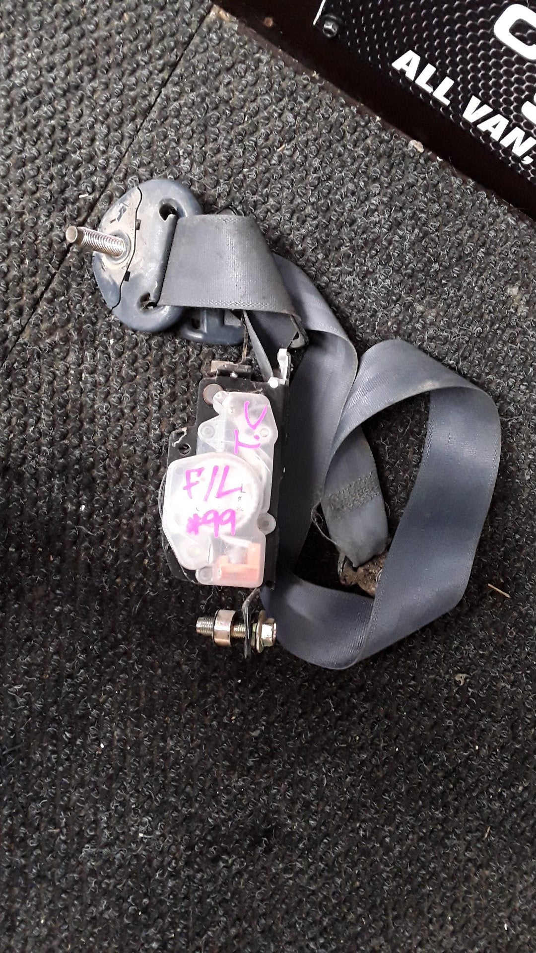 1989-1995 Toyota Hilux II N130 VZN130- Left Front Seat Belt- (TAG6365)
