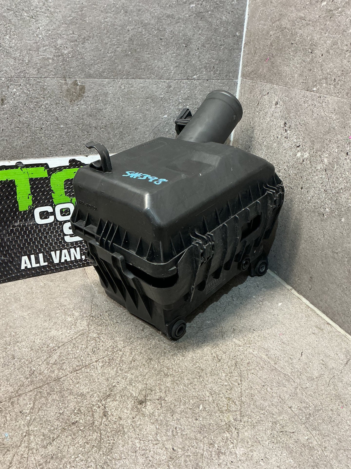 2007 Mitsubishi Outlander- Air Cleaner Assembly EFI Air Box- (TAG16072)
