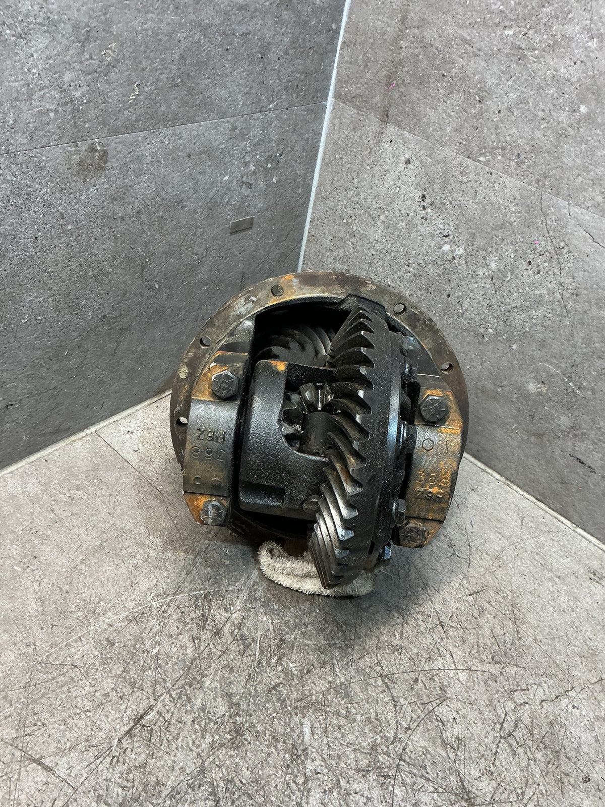 2008 Ford Ranger - Rear Differential Head - (TAG18018)