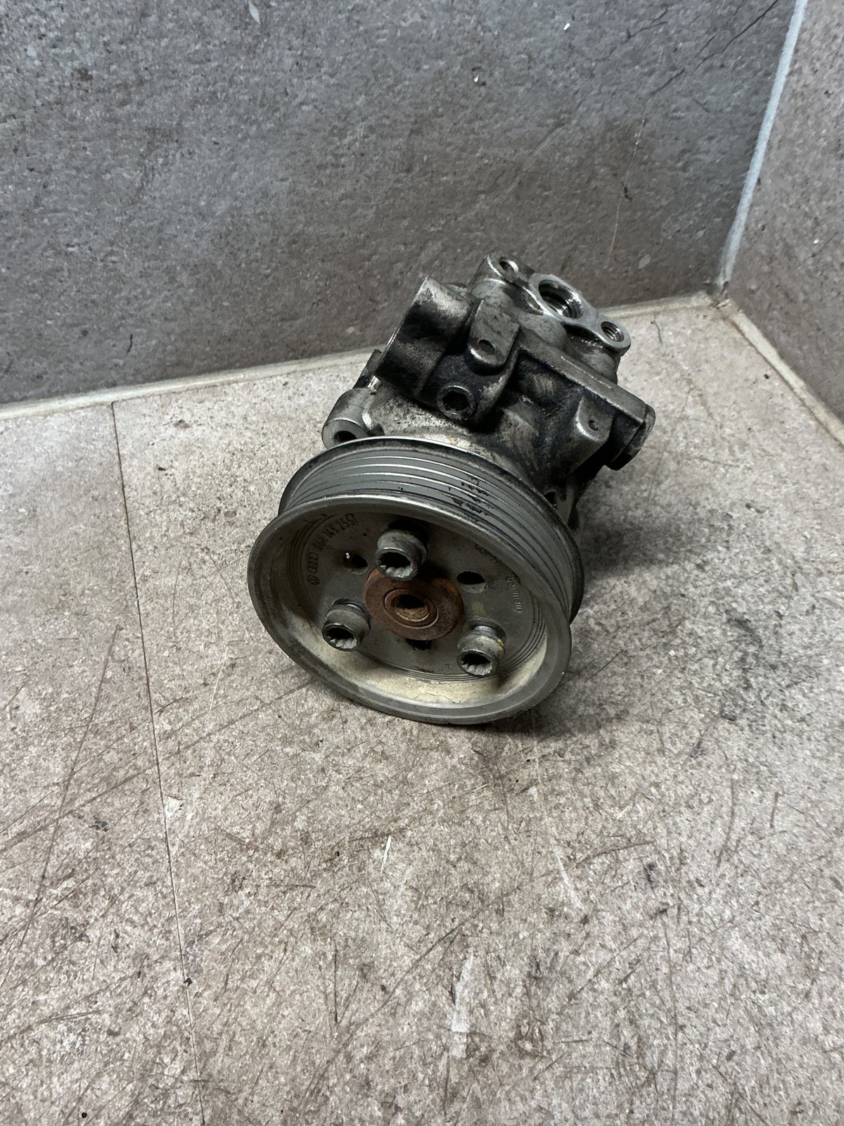 2013 Volkswagen Amarok- Power Steering Pump- (TAG17487)