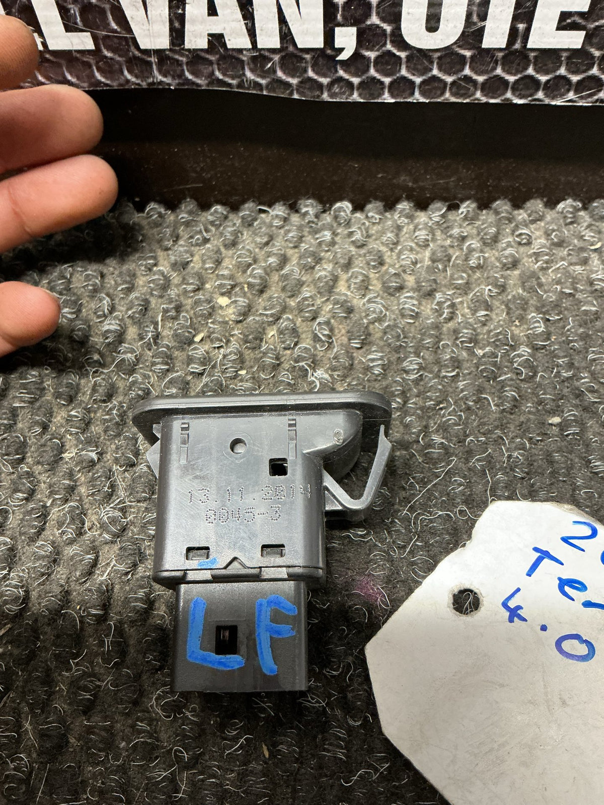 2005 Ford Territory 1W057- Left Front Window Switch- (TAG9952)