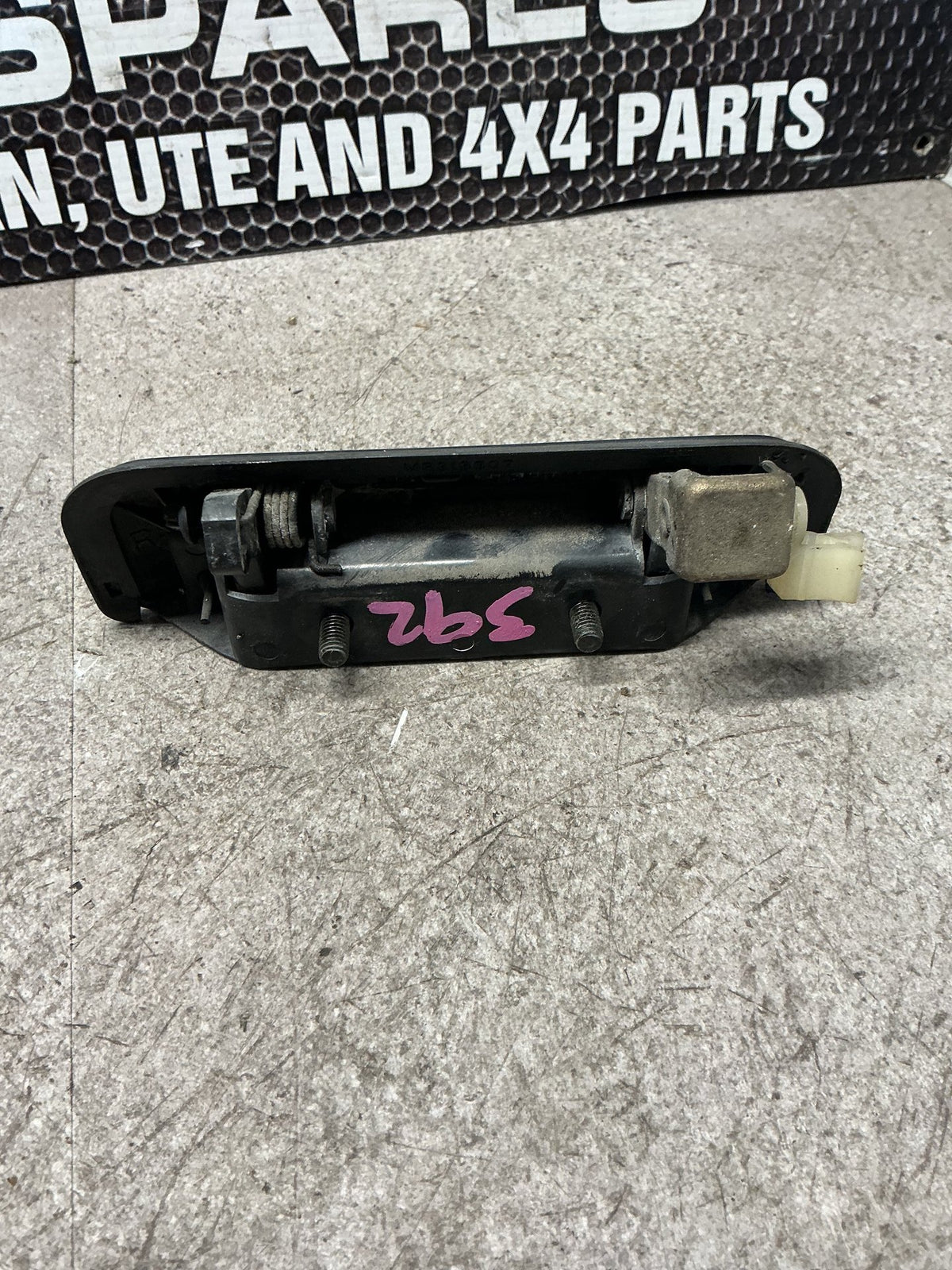 1997 Mitsubishi Challenger K97- Right Front Door Exterior Handle- (TAG16615)