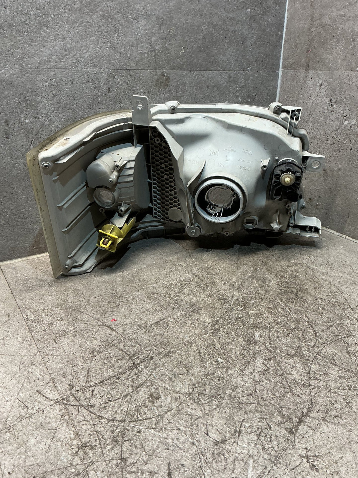 2014-2019 Toyota Hiace - Left Headlight - (TAG18365)