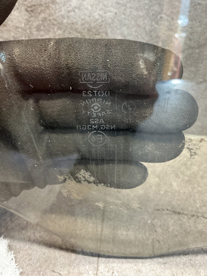 1994 Nissan Terrano D21 - Right Front Door Glass - (TAG19063)