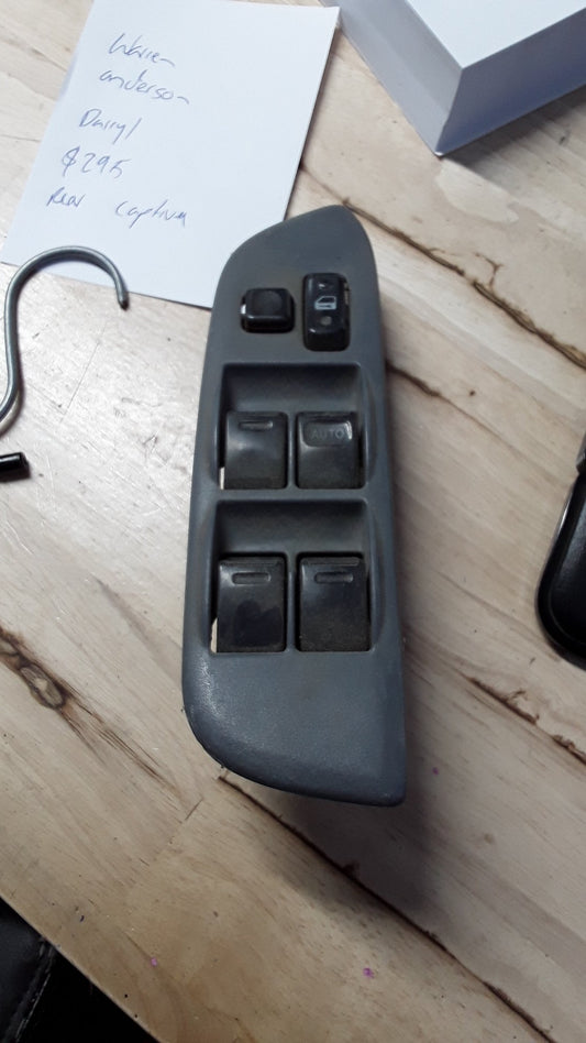 2000-2005 Toyota RAV4 ACA21- Master Power Window Switch- (TAG1436) PN: 8482042080