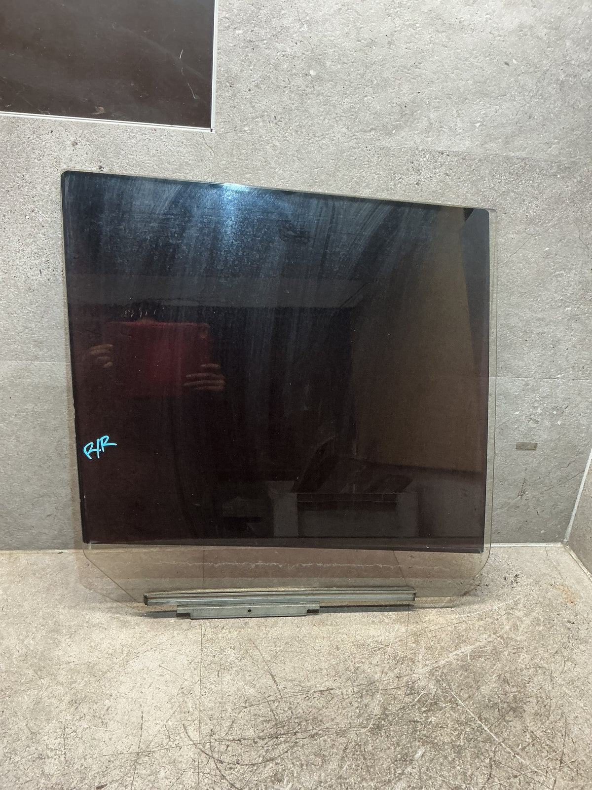 1996-2000 Toyota Land Cruiser J90 - Right Rear Door Glass - (TAG18052)