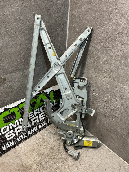 1995 Isuzu Bighorn UBS69GW- Left Front Window Regulator/Motor- (TAG16386)