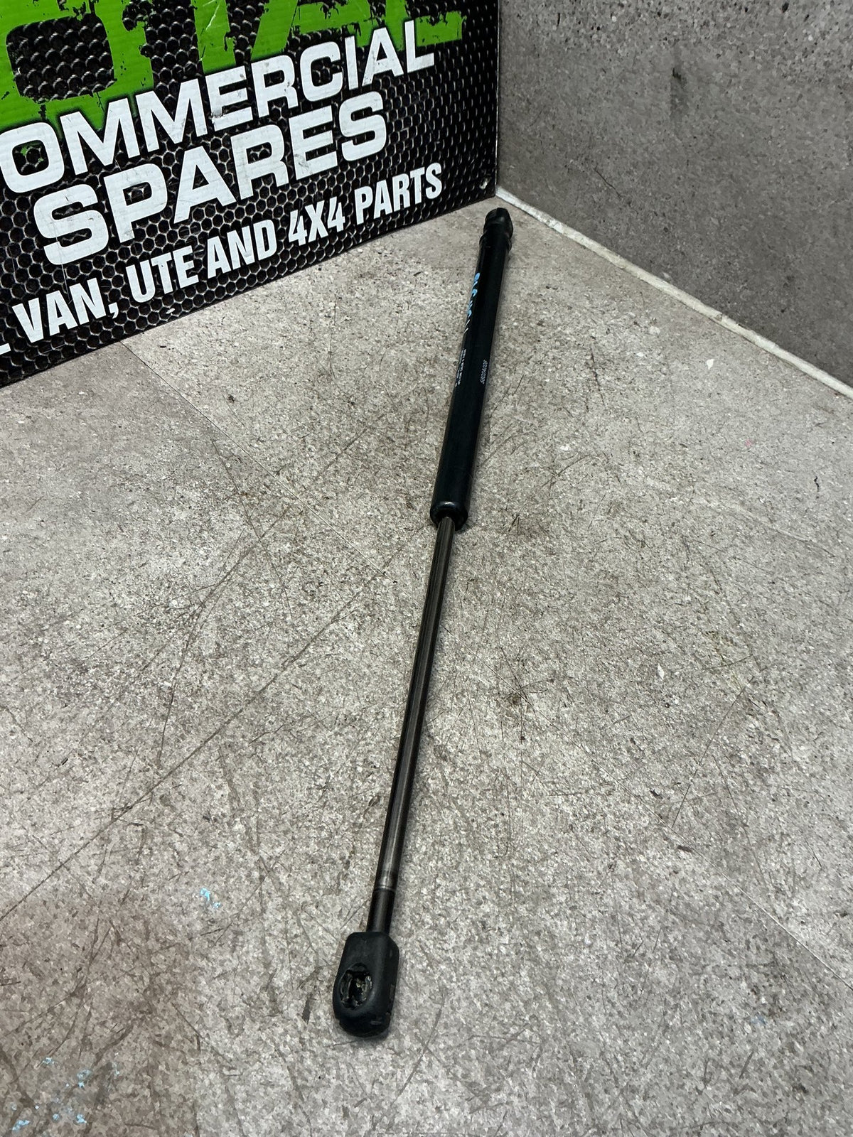 2007 Mitsubishi Outlander- Right Tailgate Strut- (TAG16073) PN: 5802A008