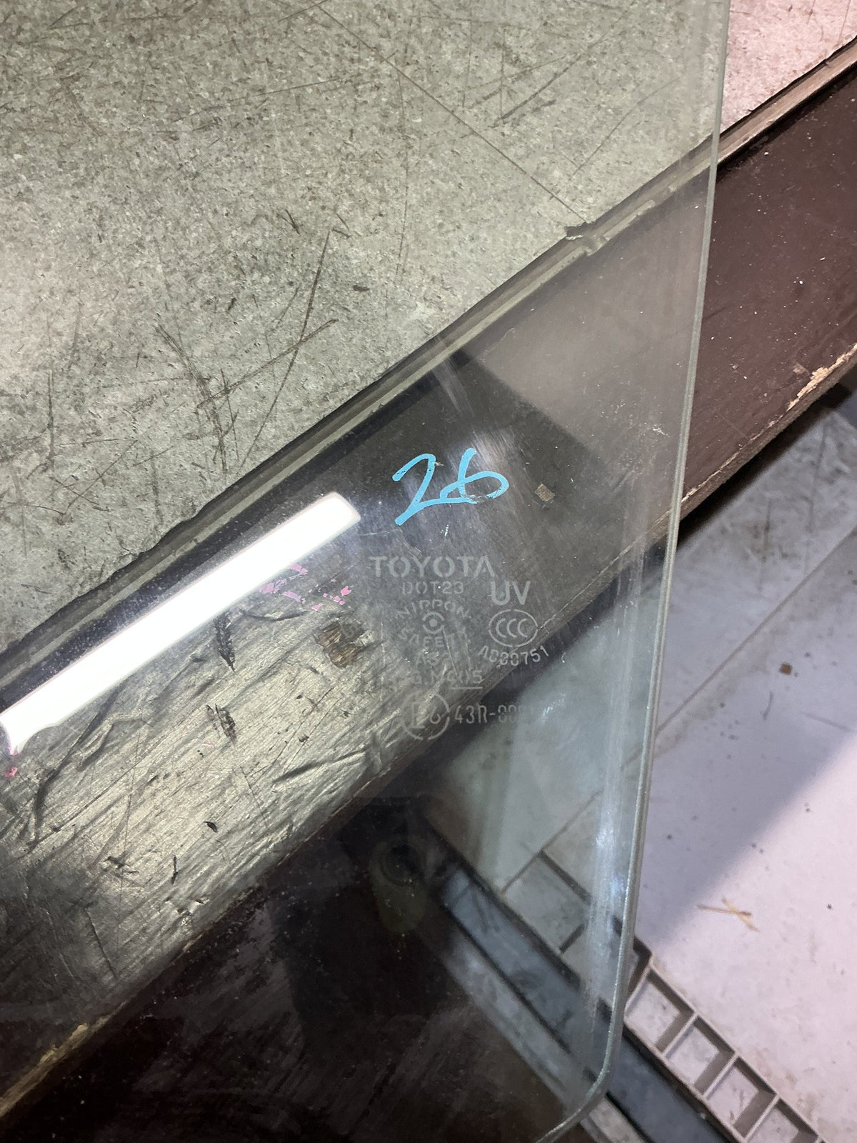 1997 Nissan Terrano R50 - Left Front Door Glass - (TAG19151)