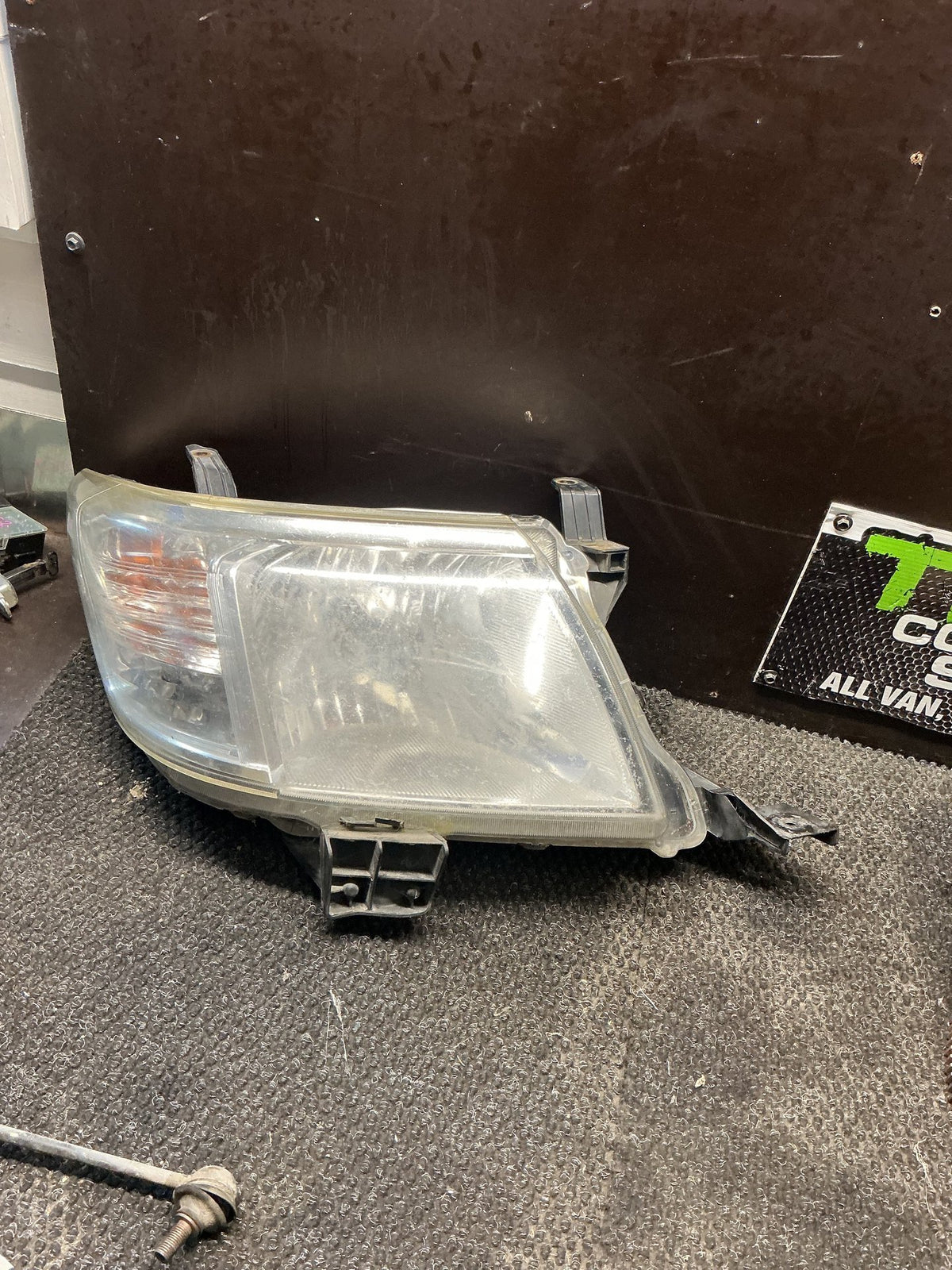 2014 Toyota Hilux- Right Headlight- (TAG11083)