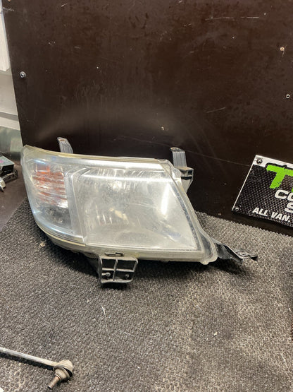 2014 Toyota Hilux- Right Headlight- (TAG11083)