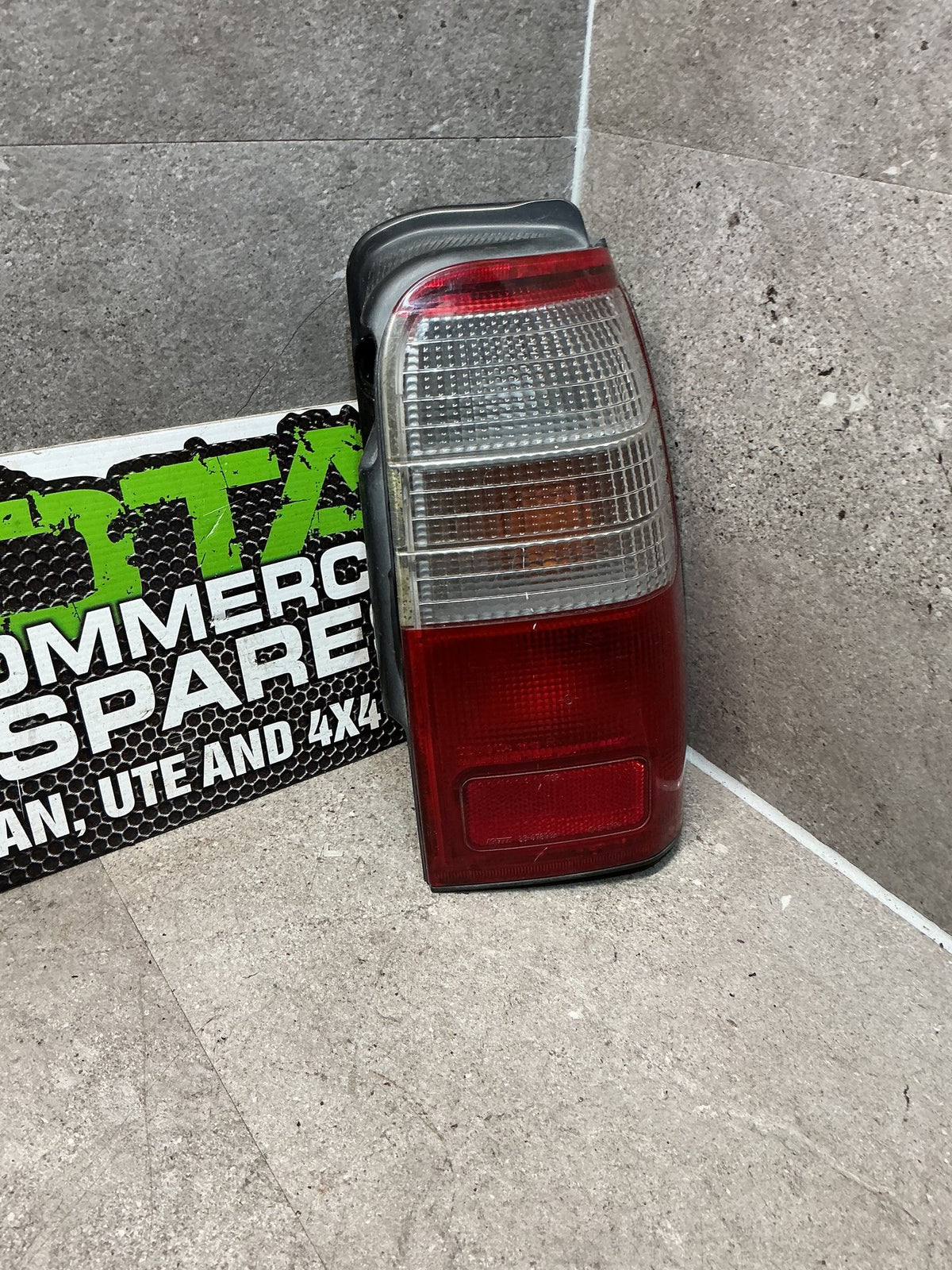 1998 Toyota Hilux III N180- Right Taillight- (TAG12791) PN: 33-0780R