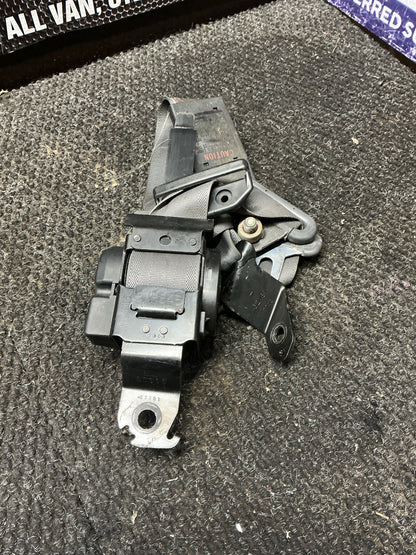 1997 Mitsubishi Pajero II V2*C- Left Front Seat Belt- (TAG9666) PN: TK-523-N572