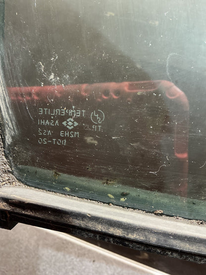 1997-2002 Nissan Elgrand E50 - Right Front Quarter Door Glass - (TAG18678)