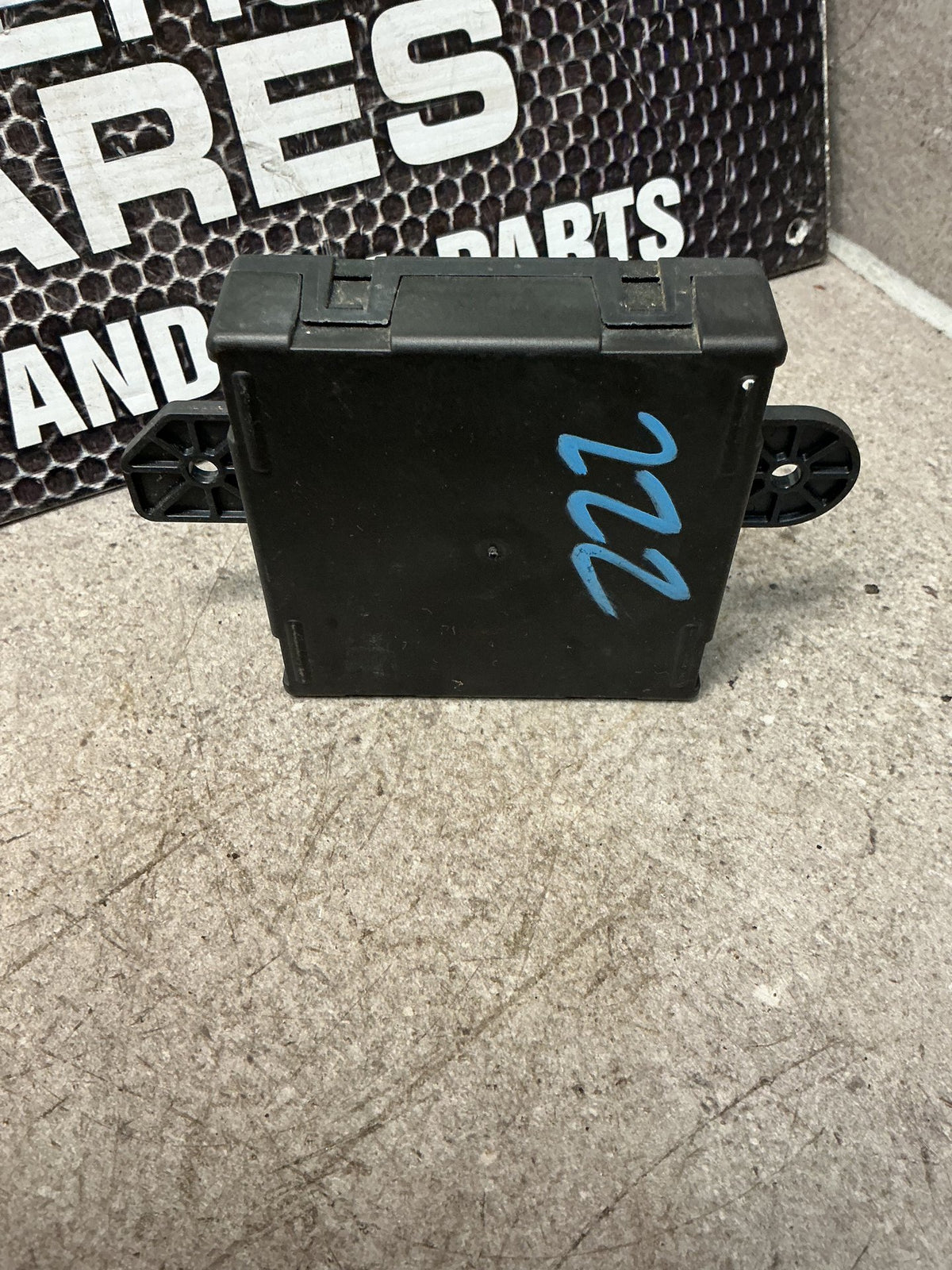 2008-2020 Dodge Journey JC- Left Front Door Control Module- (TAG14681)