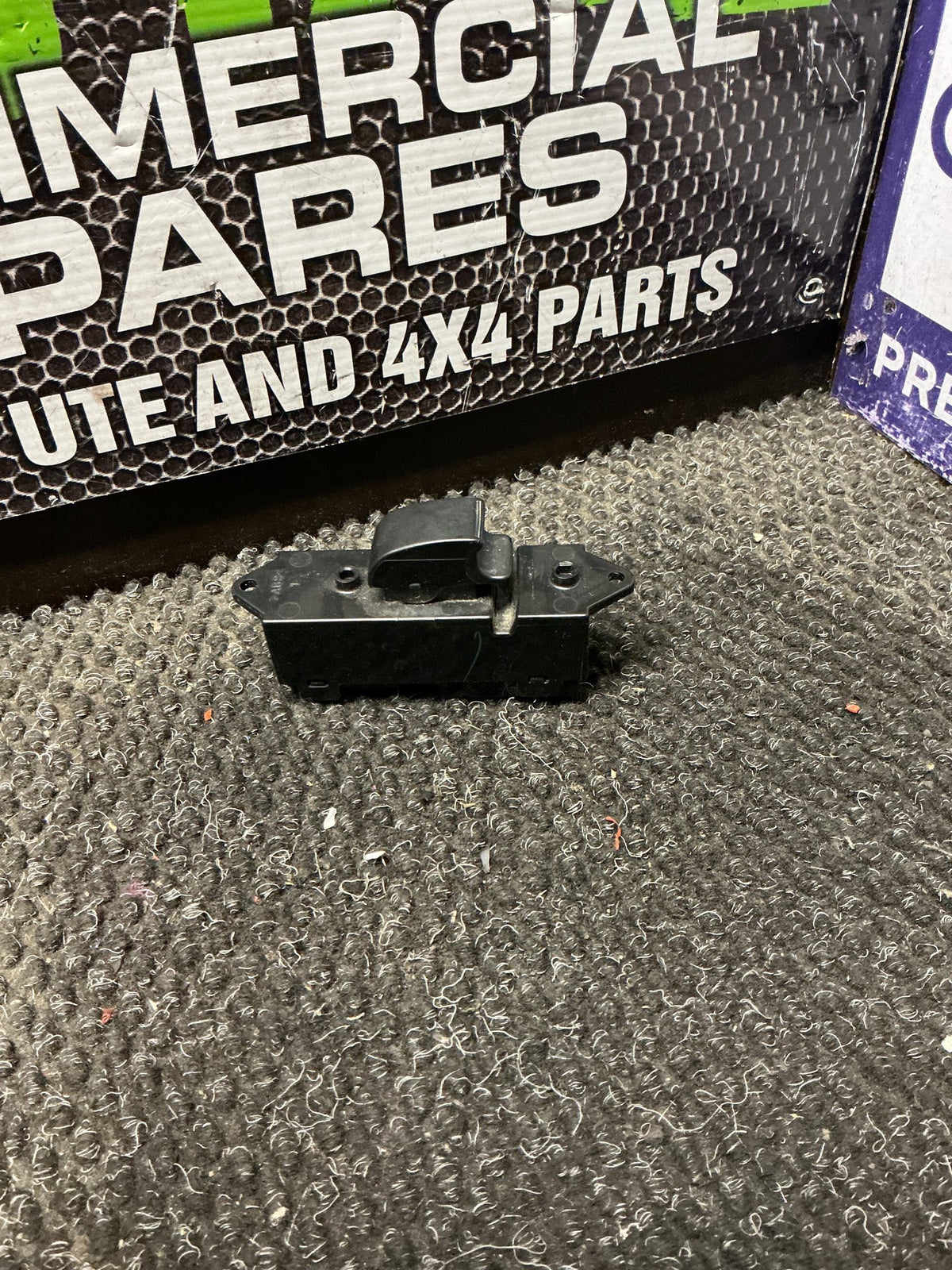 2005-2012 Mitsubishi Outlander II CW*W- Right Rear Window Switch- (TAG10510)