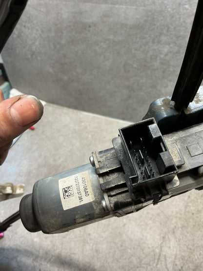 2013 Volkswagen Amarok- Left Rear Window Regulator/Motor- (TAG15432)