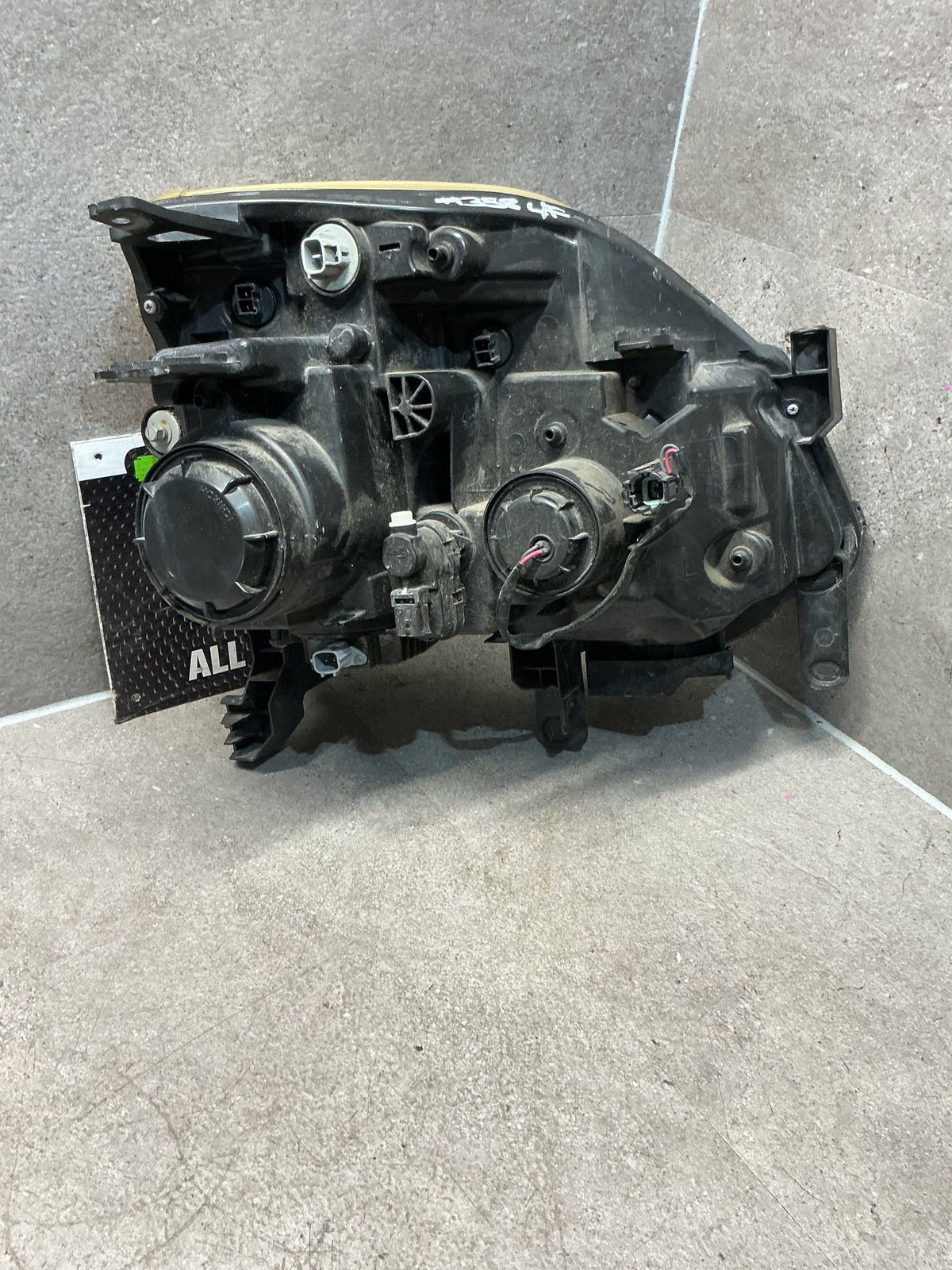 2011 Nissan X-Trail T31 NT31- Left Headlight- (TAG14281)