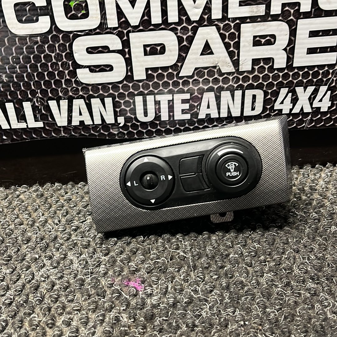 Mirror Adjuster Switch- (TAG7978), 2017, Holden, Captiva