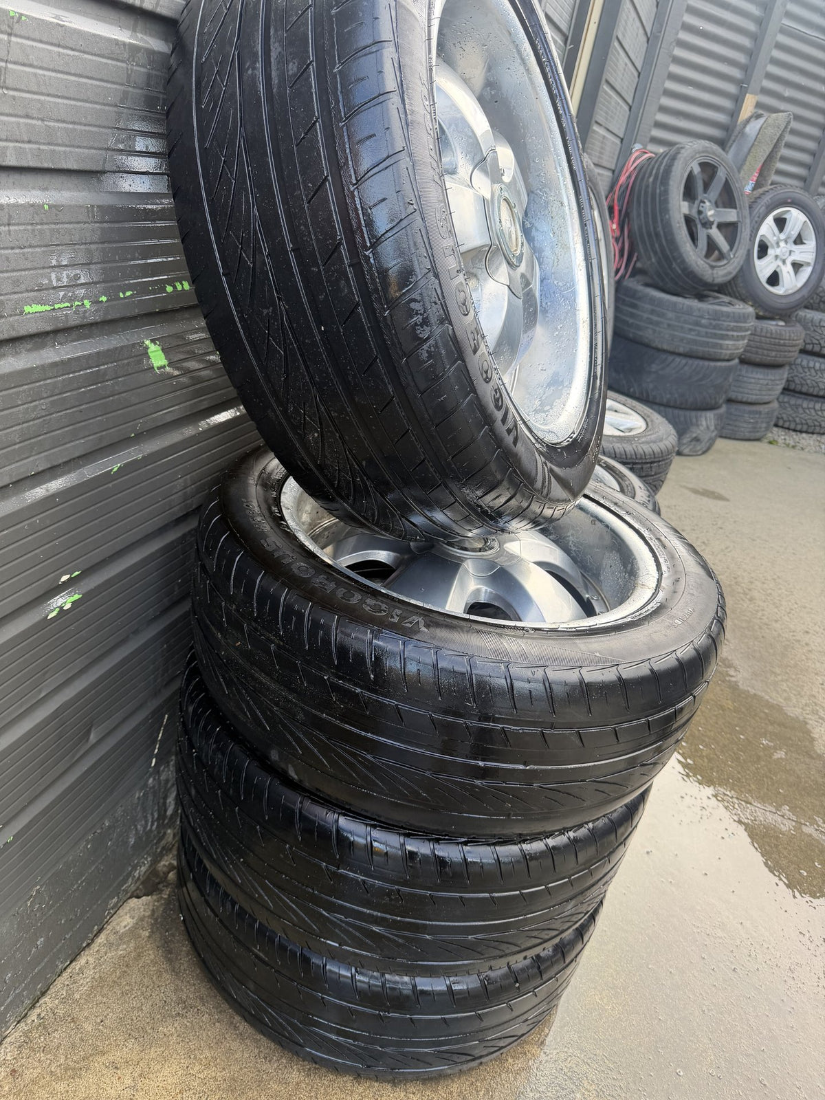 Toyota Hilux 4wd- Wheel Set- (TAG17201)