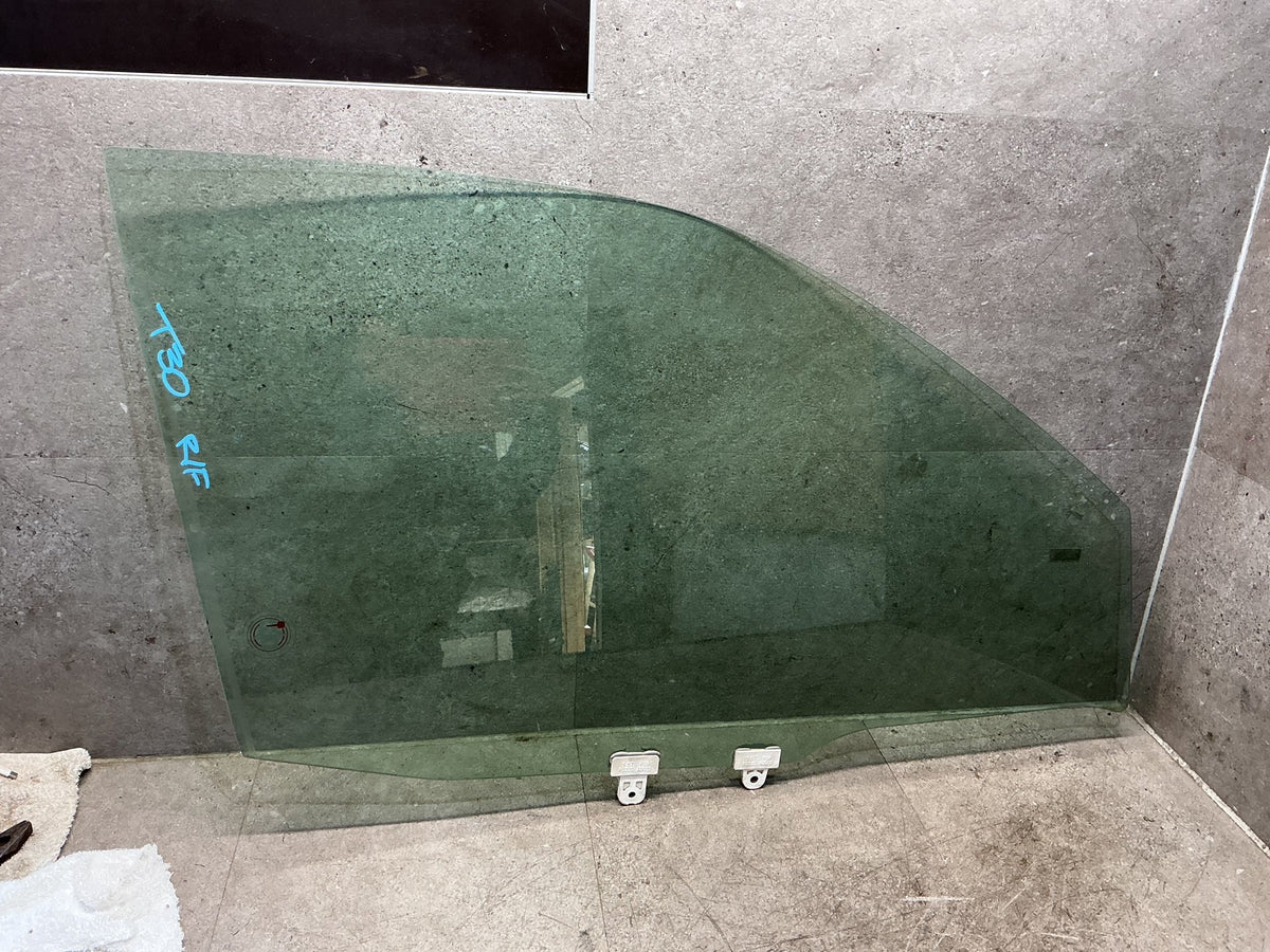 2001-2007 Nissan X-Trail T30 - Right Front Door Glass - (TAG19065)