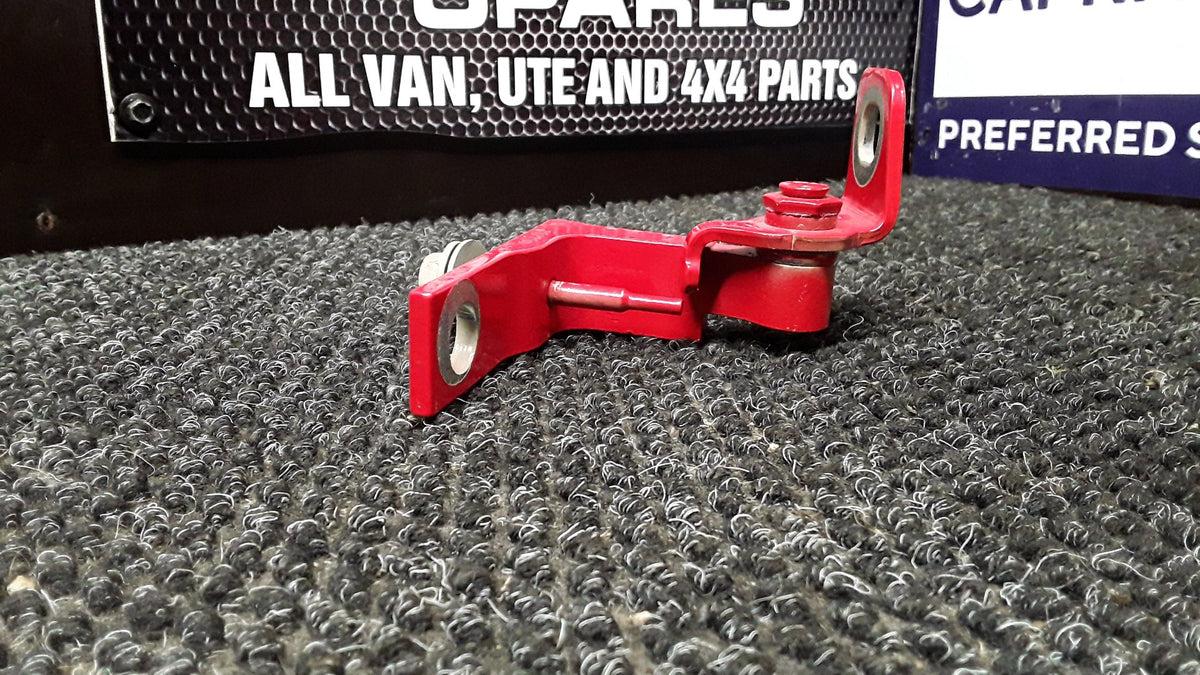 2021 Ford Puma ST-LINE 1.0P/7AT- Left Rear Door Bottom Hinge- (TAG6604)