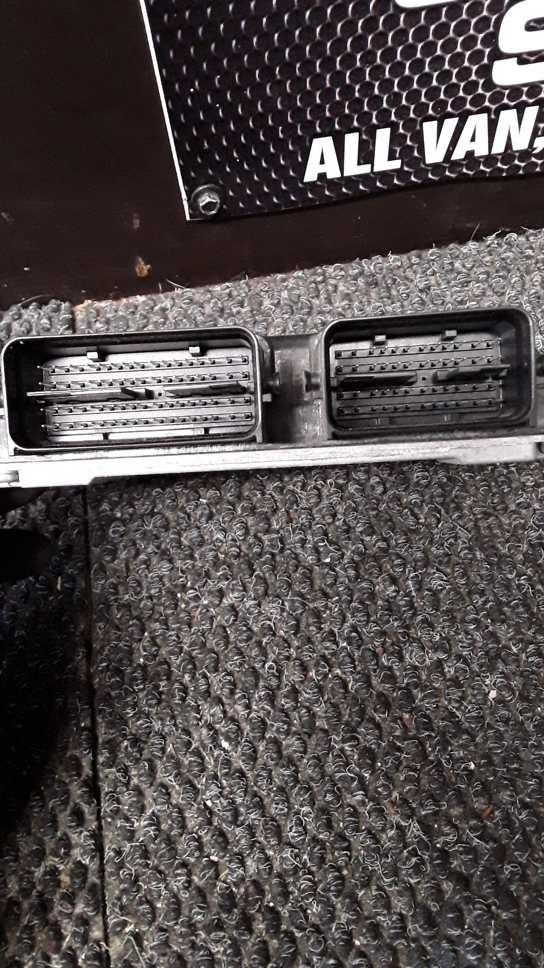 2005-2012 Mitsubishi Outlander II CW*W CW5W- ECU- (TAG5845)