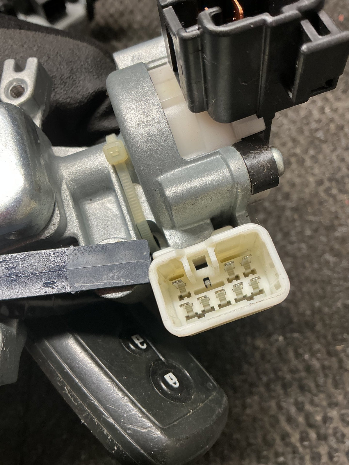2006 Suzuki Swift 4W113- Ignition With Key- (TAG10842)