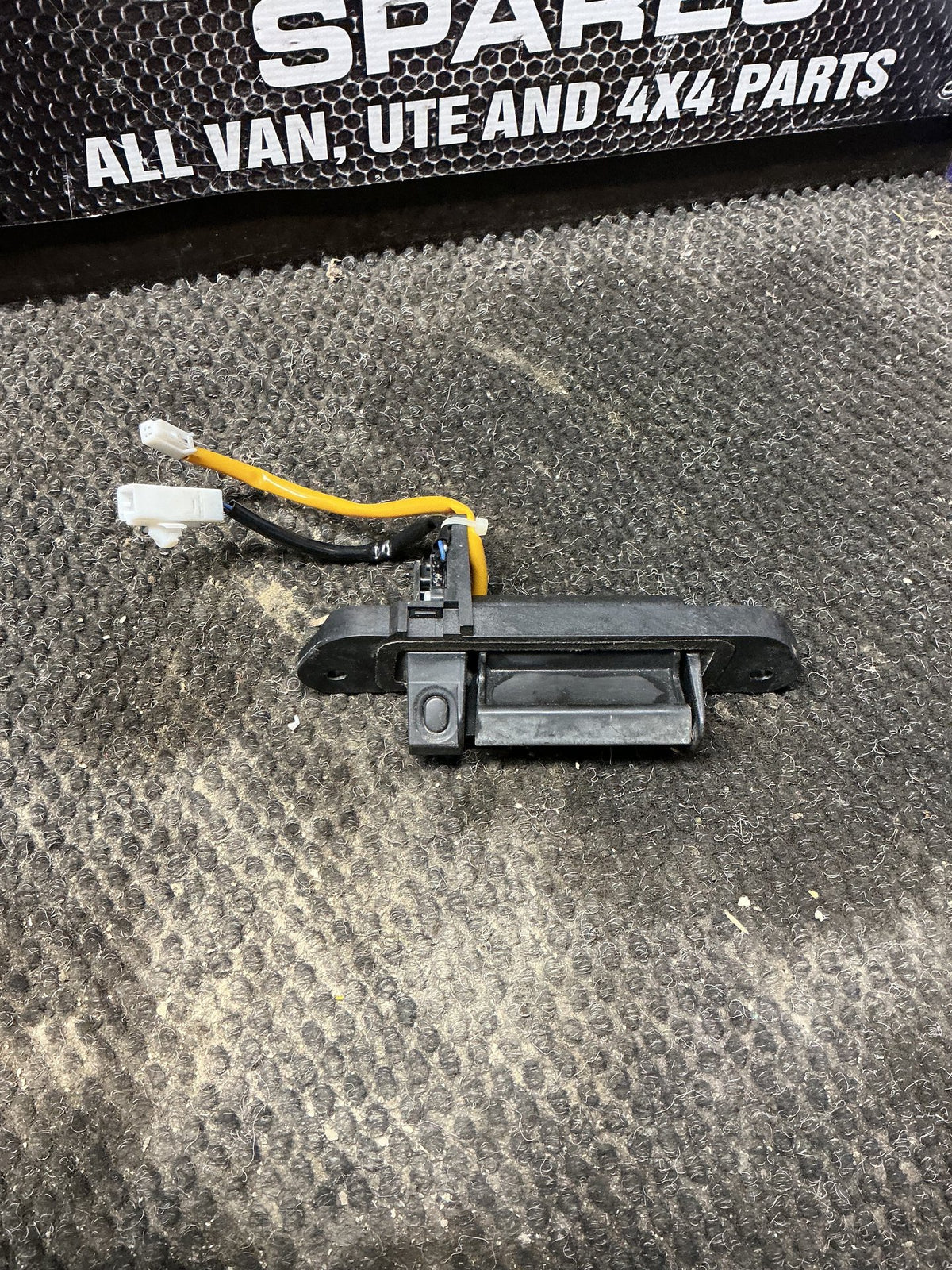 2006 Mitsubishi Outlander- Tailgate Handle Outer- (TAG11303)