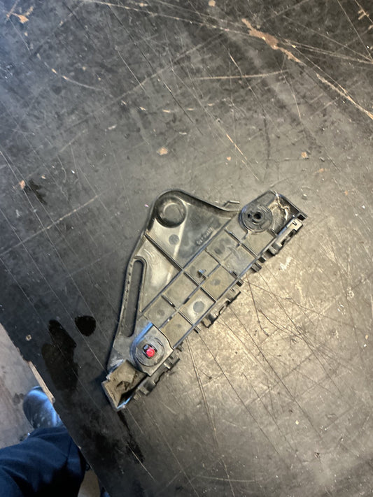 2017 Toyota Hilux - Right Front Bumper Retainer - (TAG18560)