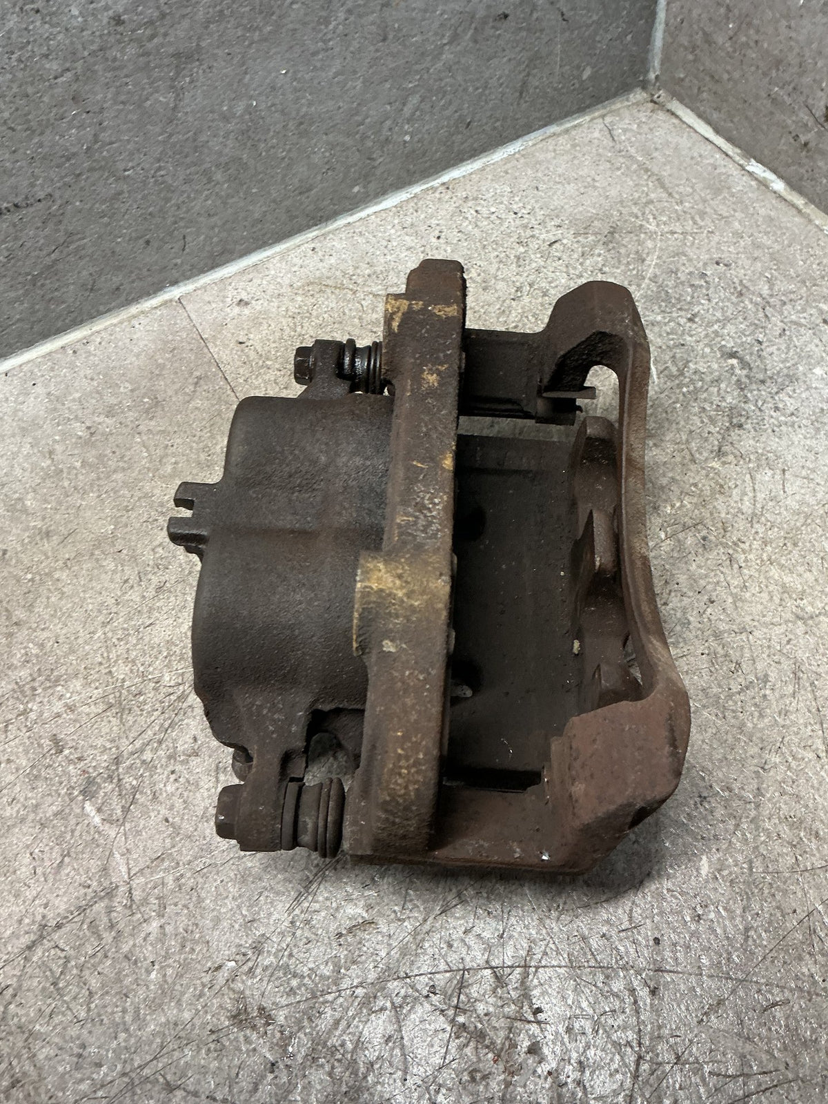 2001 Nissan X-Trail T30 T30- Left Front Caliper- (TAG17568)