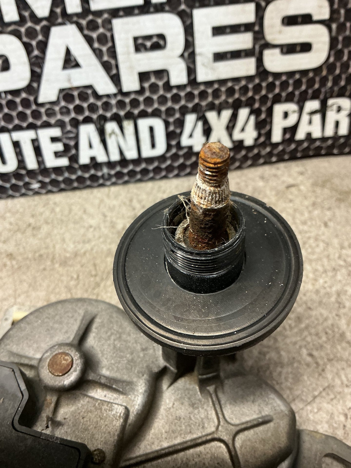 2011 Toyota Hiace TRH219- Rear Wiper Motor- (TAG16767)