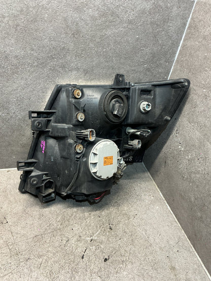 2005 Nissan Elgrand ME51- Right Headlight- (TAG16781)