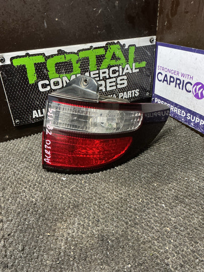 2000-2005 Toyota Estima ACR30- Right Taillight- (TAG9860)