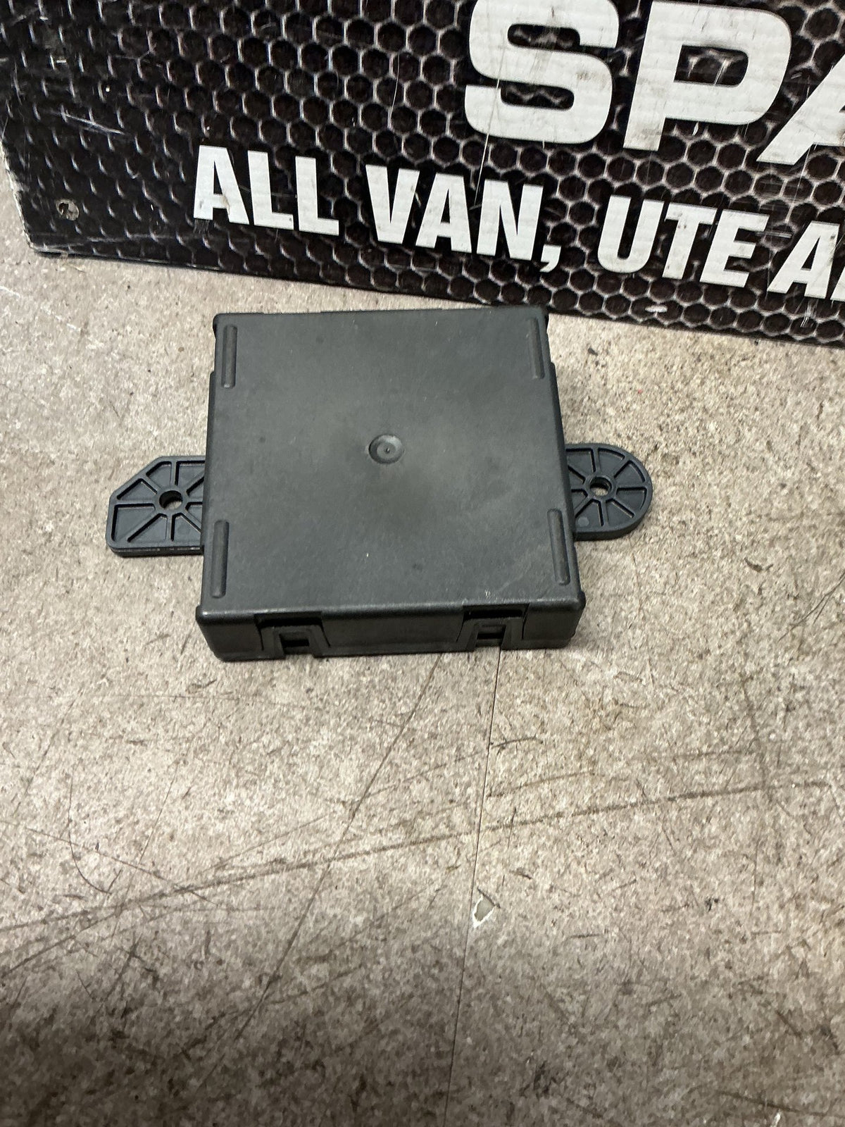 2013-2015 Jeep Grand Cherokee IV WK- Left Front Door Control Module- (TAG17037)