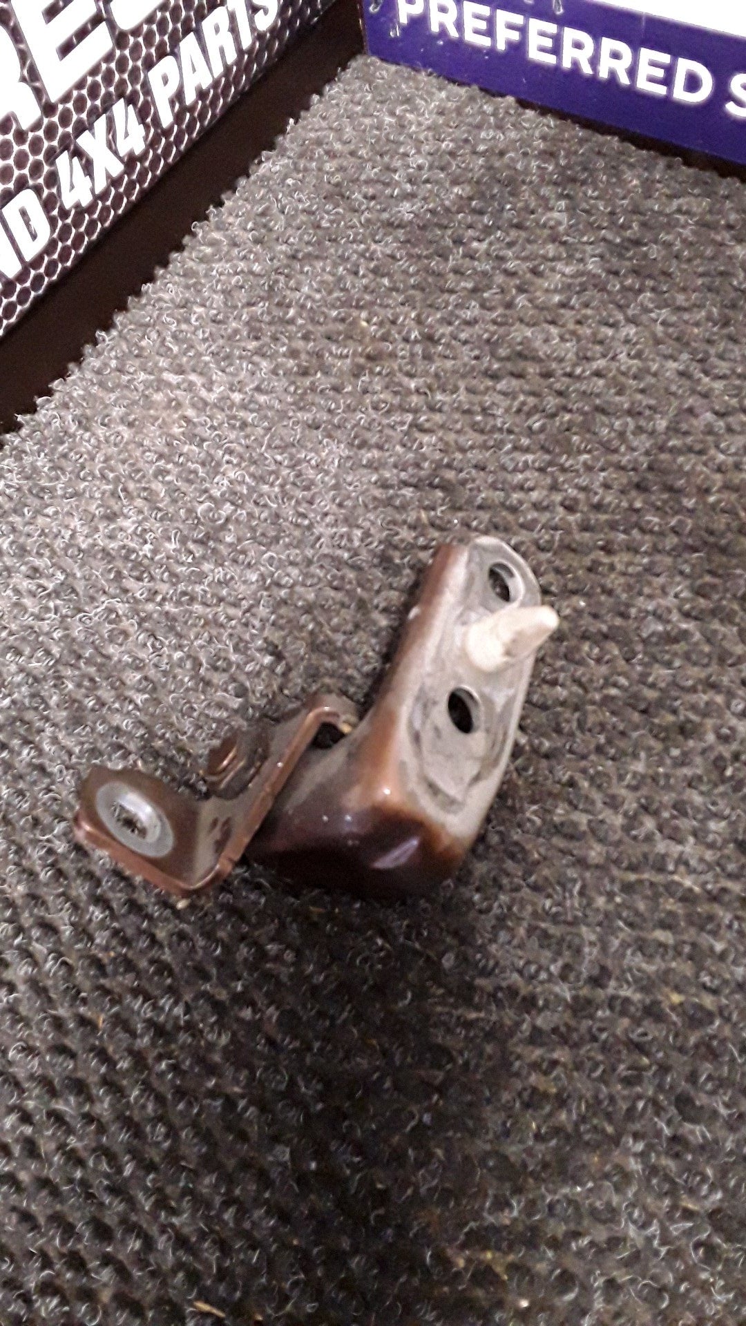 2015 Ford EcoSport TITANIUM 1.5- Left Front Door Top Hinge- (TAG6650)