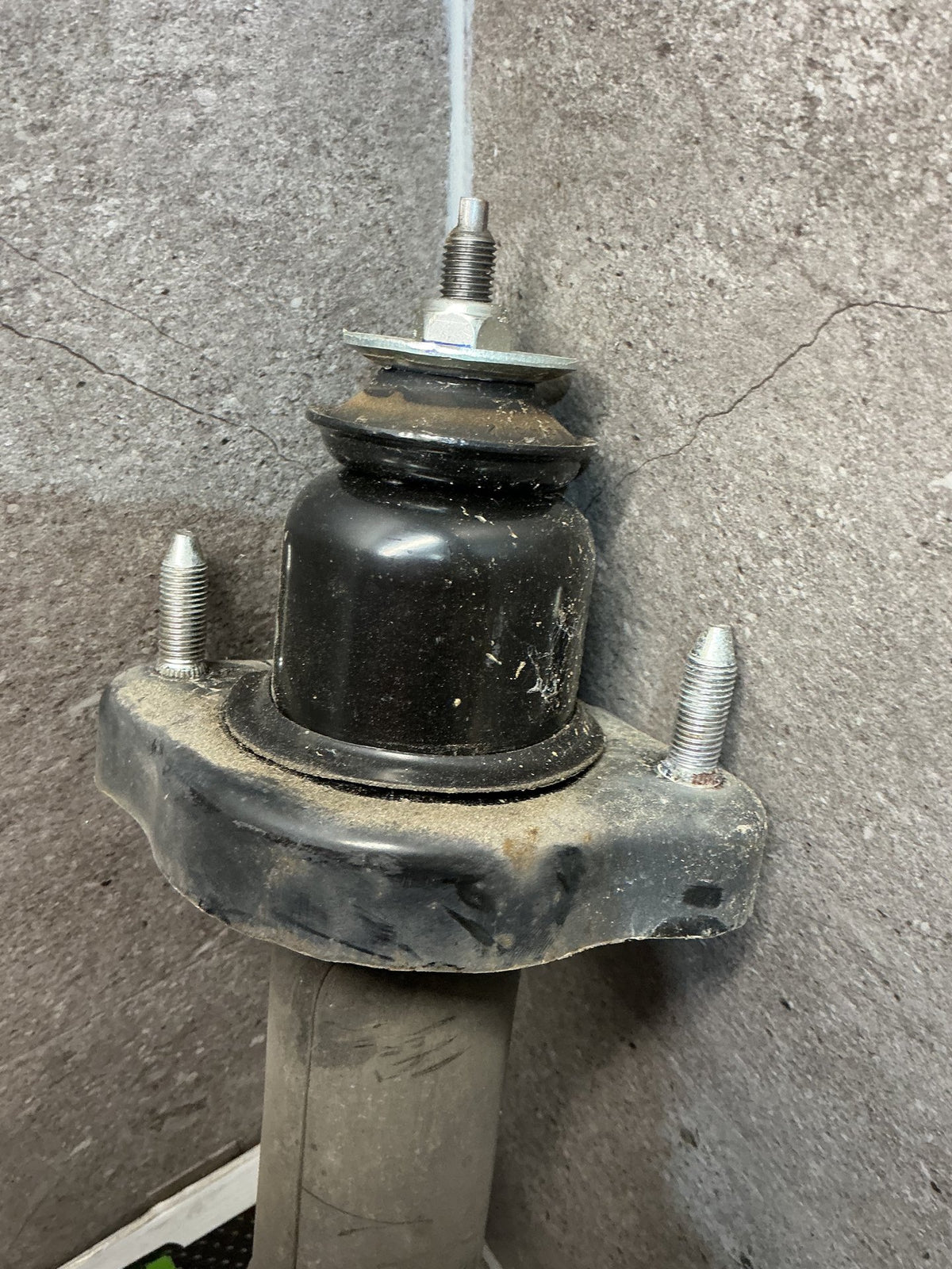 2007 Mitsubishi Delica CV5W- Left Rear Shock Absorber- (TAG15250)