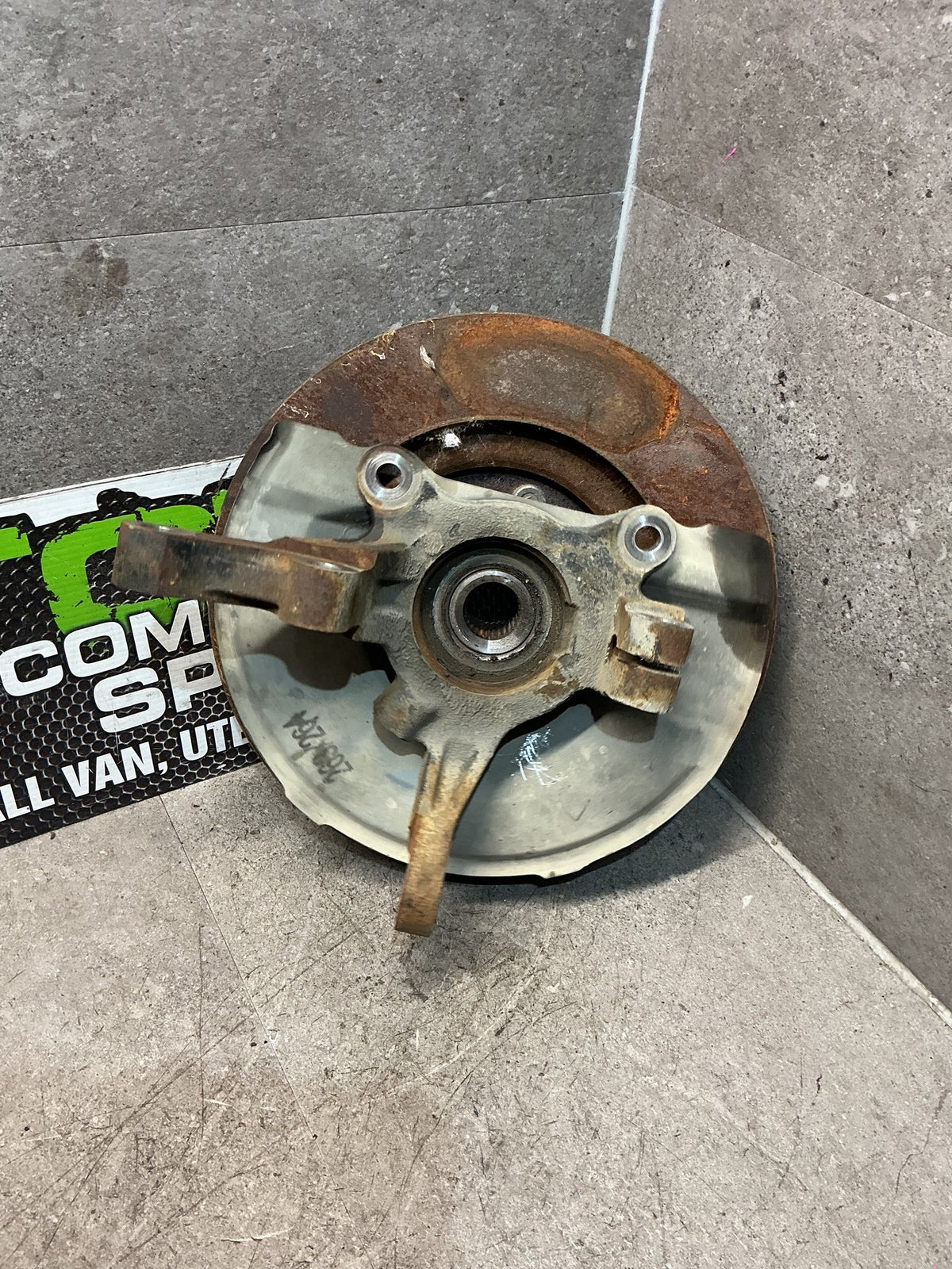 2021 Mitsubishi Outlander GF8- Left Front ABS Hub- (TAG16929)